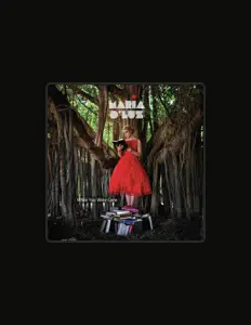 Hör dir Maria D'luz an, schau dir Musikvideos an, lies die Biografie, finde Tourdaten und mehr!