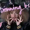 AISHA - Dronning Bi