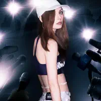 Hi — Hannah Diamond