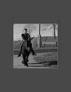 Poslechněte si interpreta Warme, sledujte hudební videa, přečtěte si životopis, podívejte se na data turné a další informace.