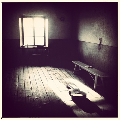 Tanssivat ihmiset ovat hulluja niiden mielestä, jotka eivät kuule musiikkia - Single