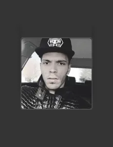 聆聽 Dkush、觀看音樂影片、閱讀小傳、查看巡演日期等！