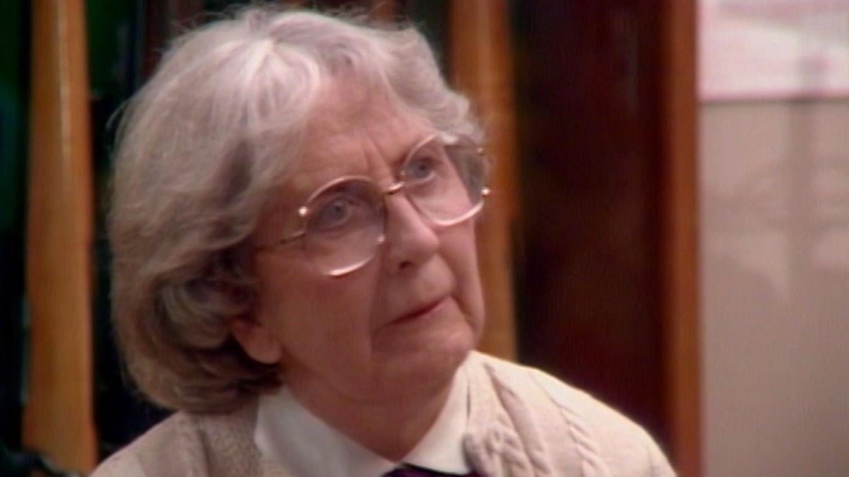‎Have Gun, Will Unravel - Family Ties (Series 1, Episode 10) - Apple TV ...