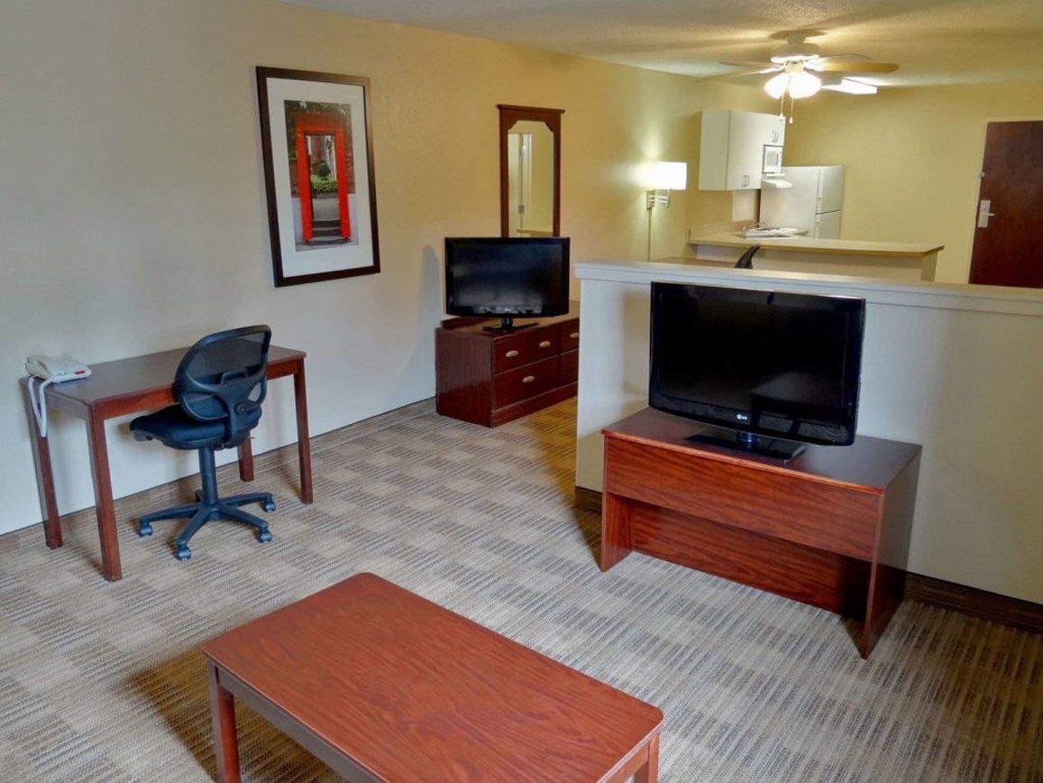 Candlewood Suites Southfield – Detroit, an IHG Hotel