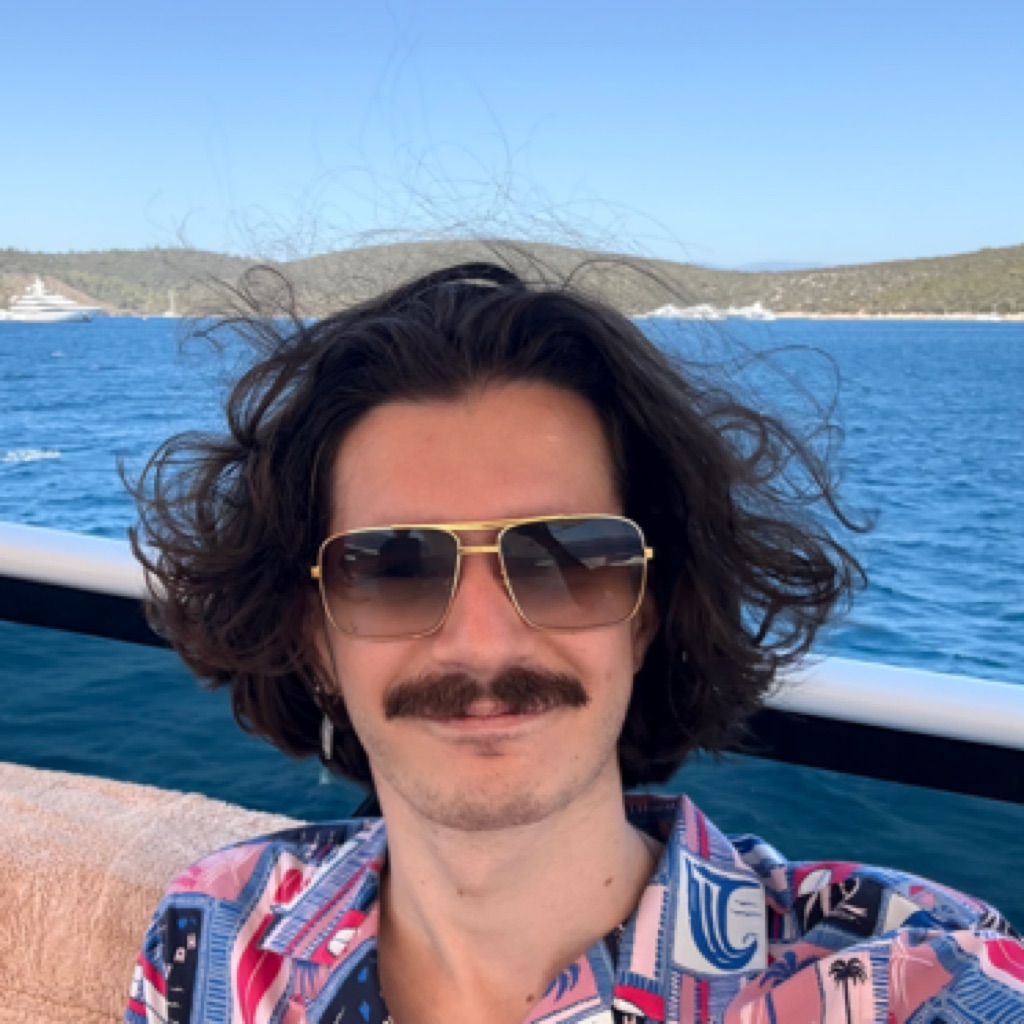 AppleMusic profile picture for @yildirim