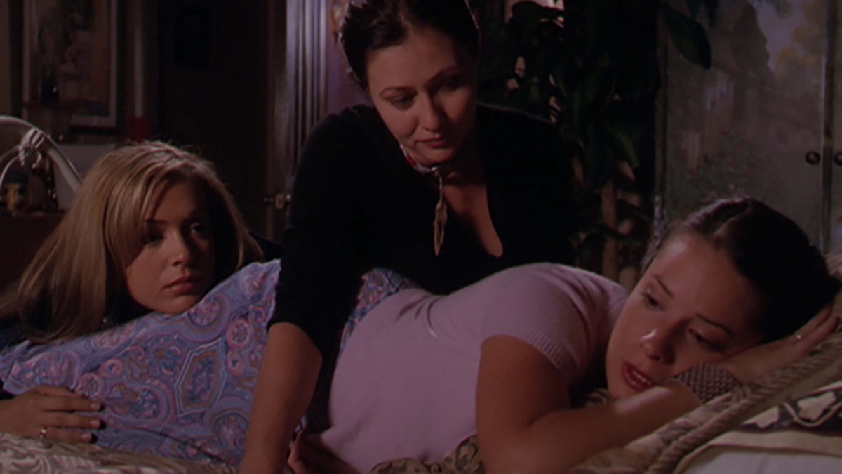 ‎The Honeymoon's Over - Charmed (Series 3, Episode 1) - Apple TV (BR)