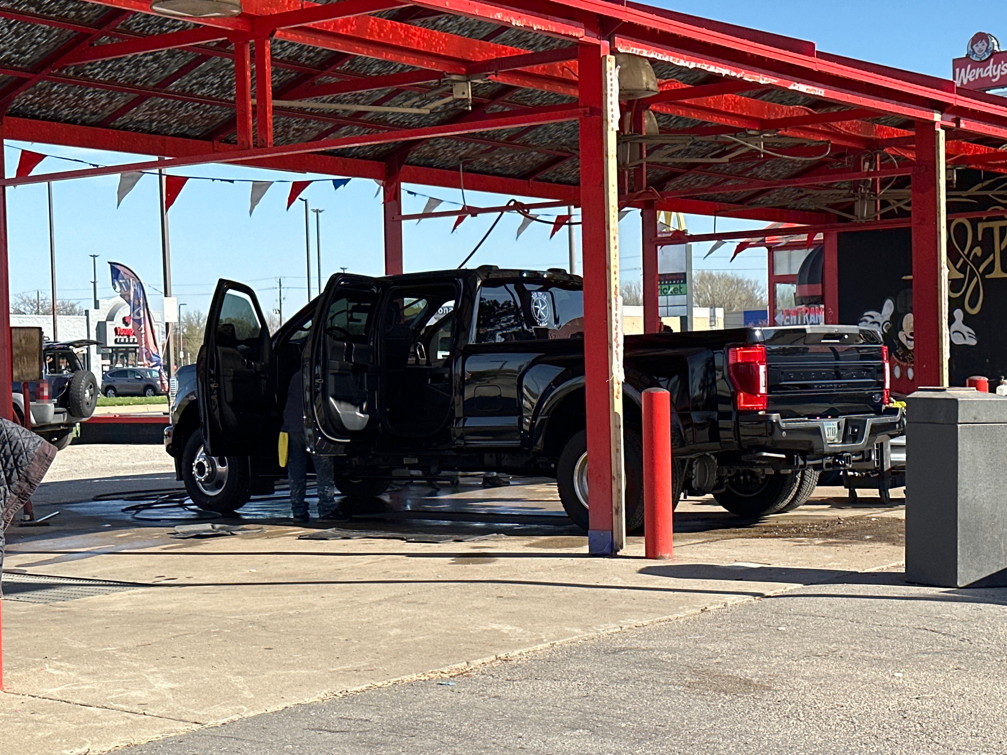 R&T Hand Car Wash