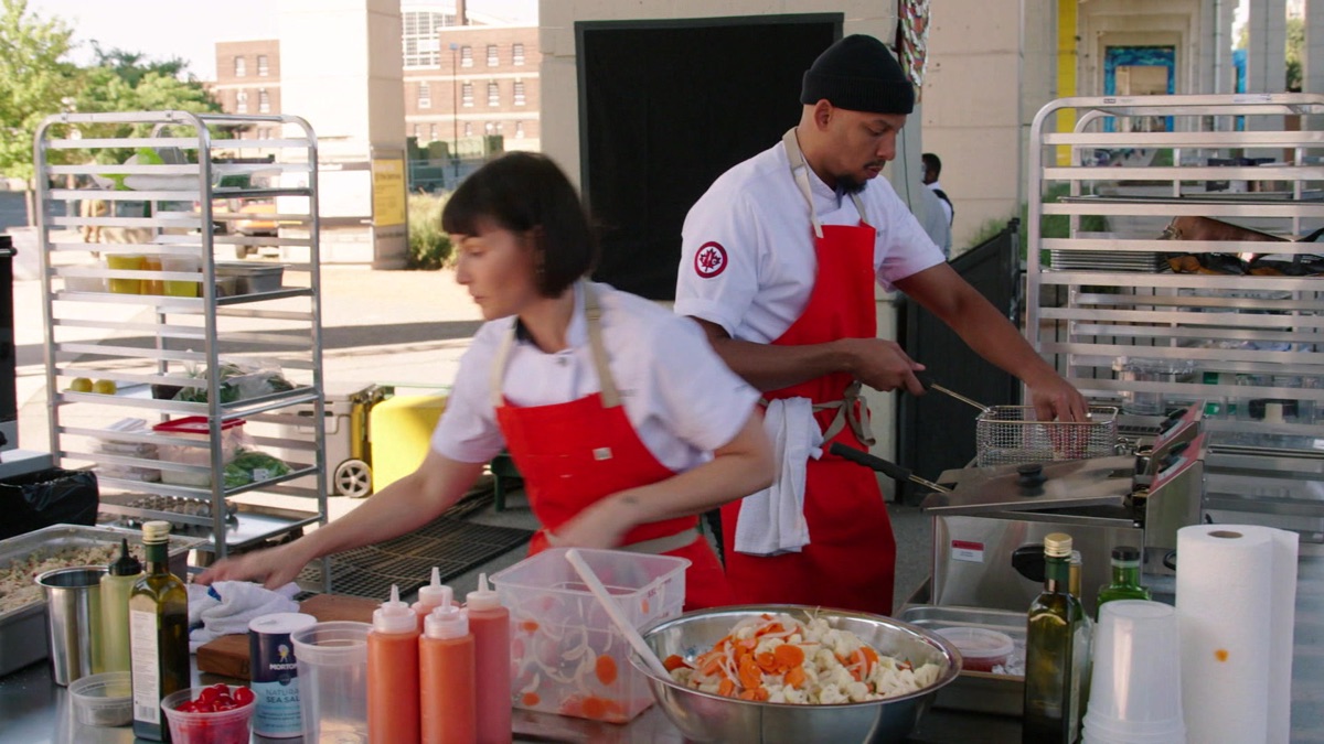 Line Cook for a Day - Top Chef (Season 22, Episode 5) - Apple TV