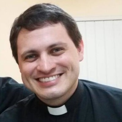 Padre Fabiano Schwanck Colares