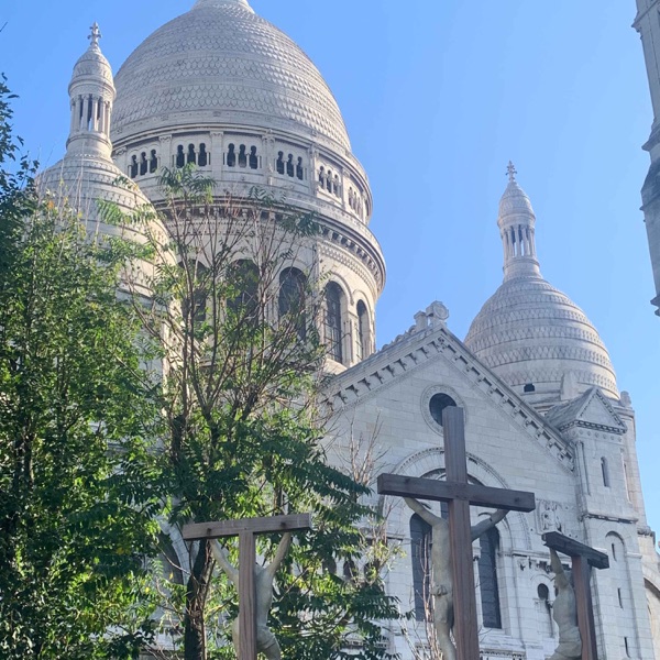 The Smallest Cemetery in Paris photo