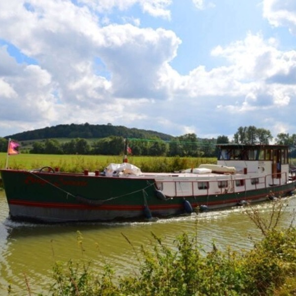 Buying a Dutch Barge in France with an Aussie photo