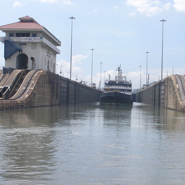 Sailing the World - Panama Canal Experience photo