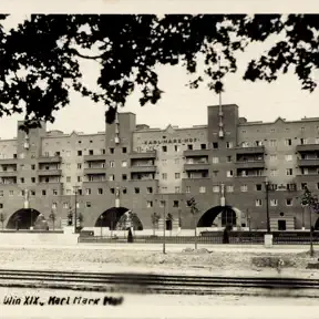 IM BAUCH DER GROßSTADT - Wiens neue Wohnwelt artwork