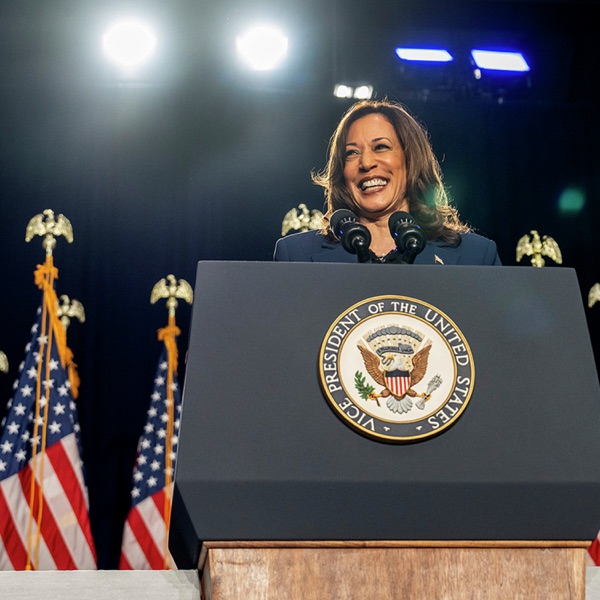 Kamala Harris kicks off her campaign in Milwaukee photo