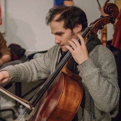 The Crossover Cellist