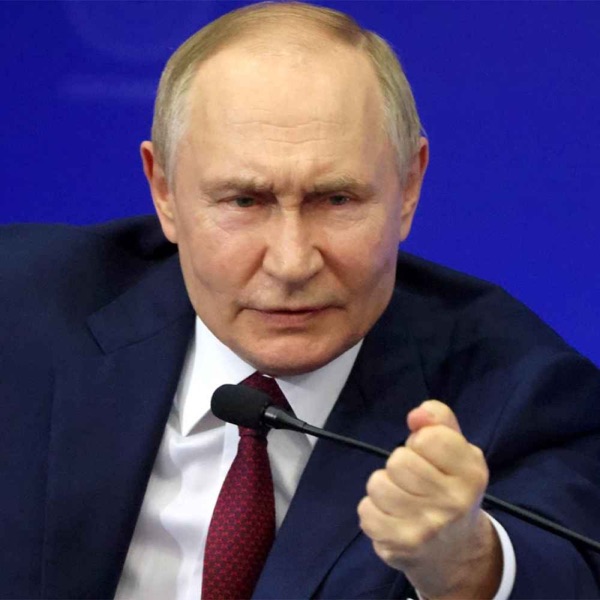 Putin turns on his own war cheerleaders & Russia builds new naval base for Black Sea fleet photo