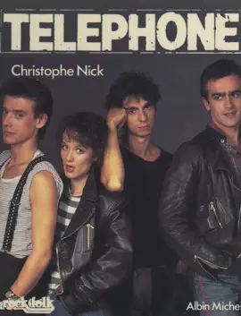 Read: Téléphone