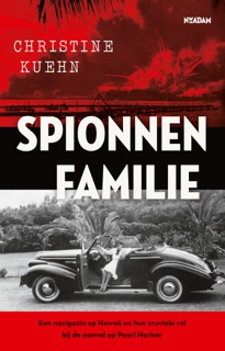 Spionnenfamilie by Christine Kuehn