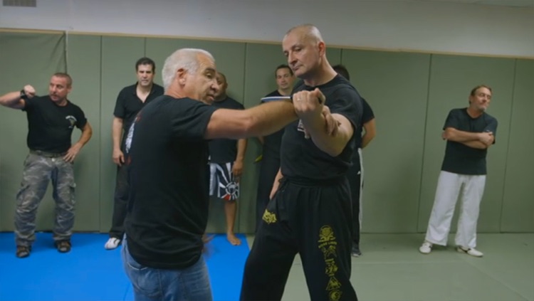 SELF DEFENSE - Defense against knife screenshot-3