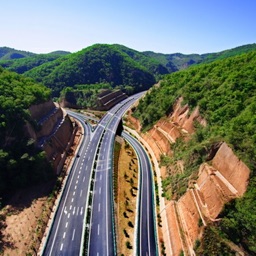 高速公路出行-过年回家北斗导航,停靠服务区规划