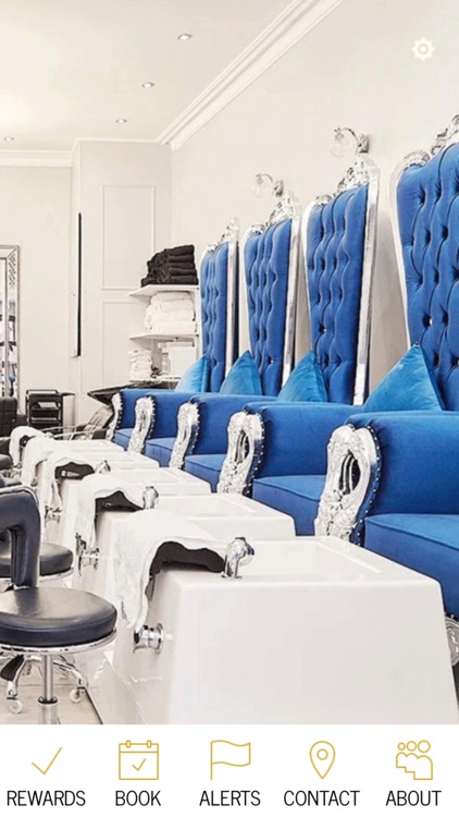 Luxx Nails & Beauty Bar