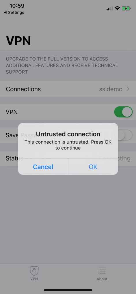 FortiClient VPN - 接続時に表示される「Untrusted connection」というセキュリティ警告ポップアップはユーザーに注意を促し、バックグラウンドでは「Connecting」ステータスがVPN接続試行状況を示しています。