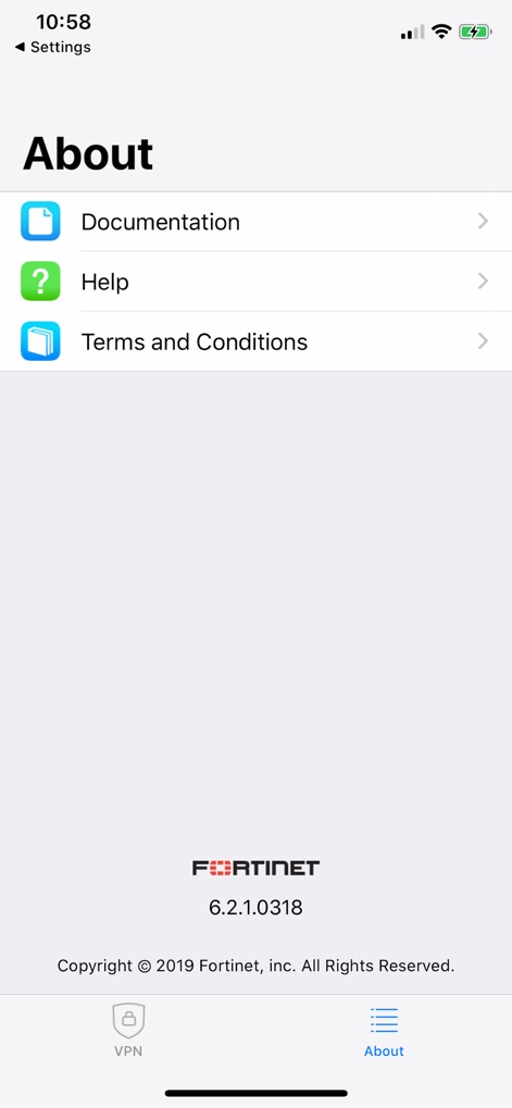 FortiClient VPN - 本アプリの情報画面では、「Documentation」と「Help」へのリンクを通じて詳細情報にアクセスでき、Fortinetのブランドロゴと正確なアプリバージョン番号が明示されています。