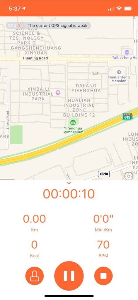VeryFitPro - Questo strumento supporta il tracciamento delle attività all'aperto, presentando una mappa geografica della sessione e fornendo metriche in tempo reale come i chilometri percorsi e le calorie consumate durante l'allenamento.