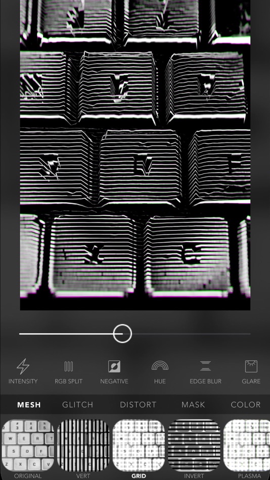 #7. Glitch Face Pro (iOS) Ved: James Grote