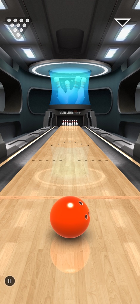 Bowling 3D Extreme - Master your throws with the clean lane presentation, highlighting optimal aiming points, and the clear visibility of a simple solid color ball.