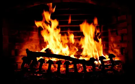 Fireplace Live HD+ Screensaver