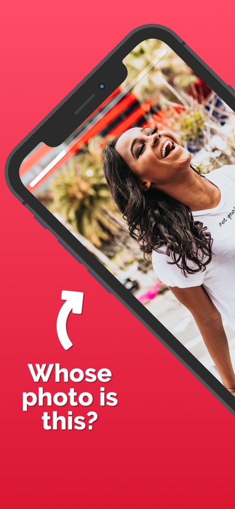 Photo Roulette - See how the app presents a vibrant smiling woman's photo and a clear progress bar, building anticipation for player guesses.