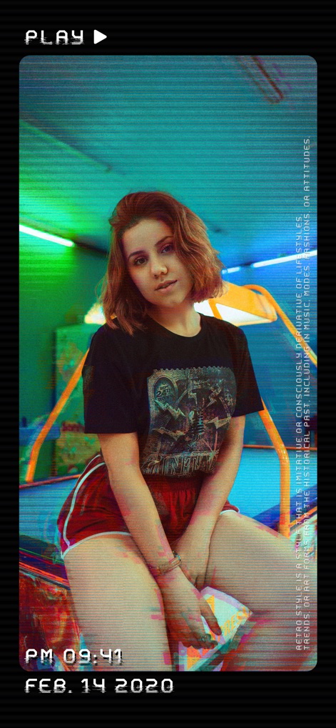 Dazz Cam ‎ - Experience the 'PLAY' mode, highlighting the dynamic application of retro filters and scanline effects that give images an authentic vintage feel.