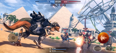 Jurassic Monster World 3D FPS - ピラミッドを背景にした砂漠の戦場では、強化型ティラノサウルスが疾走し、他の恐竜たちとの激しい地上戦が繰り広げられています。