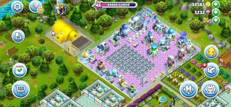 My Hospital: Decorate and Heal - Una vista panorámica muestra el vasto diseño del complejo hospitalario con diferentes edificios especializados y amplias zonas verdes, junto con íconos de interfaz de usuario para la gestión y las interacciones.