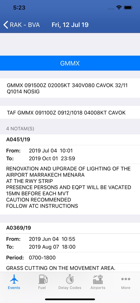737 Pilot - Los usuarios pueden acceder a información meteorológica crucial y NOTAM para sus rutas, como los datos METAR/TAF para GMMX y el aviso A0451/19 sobre renovaciones.