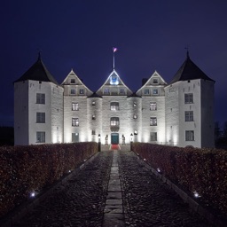 Discover Glücksburg Castle