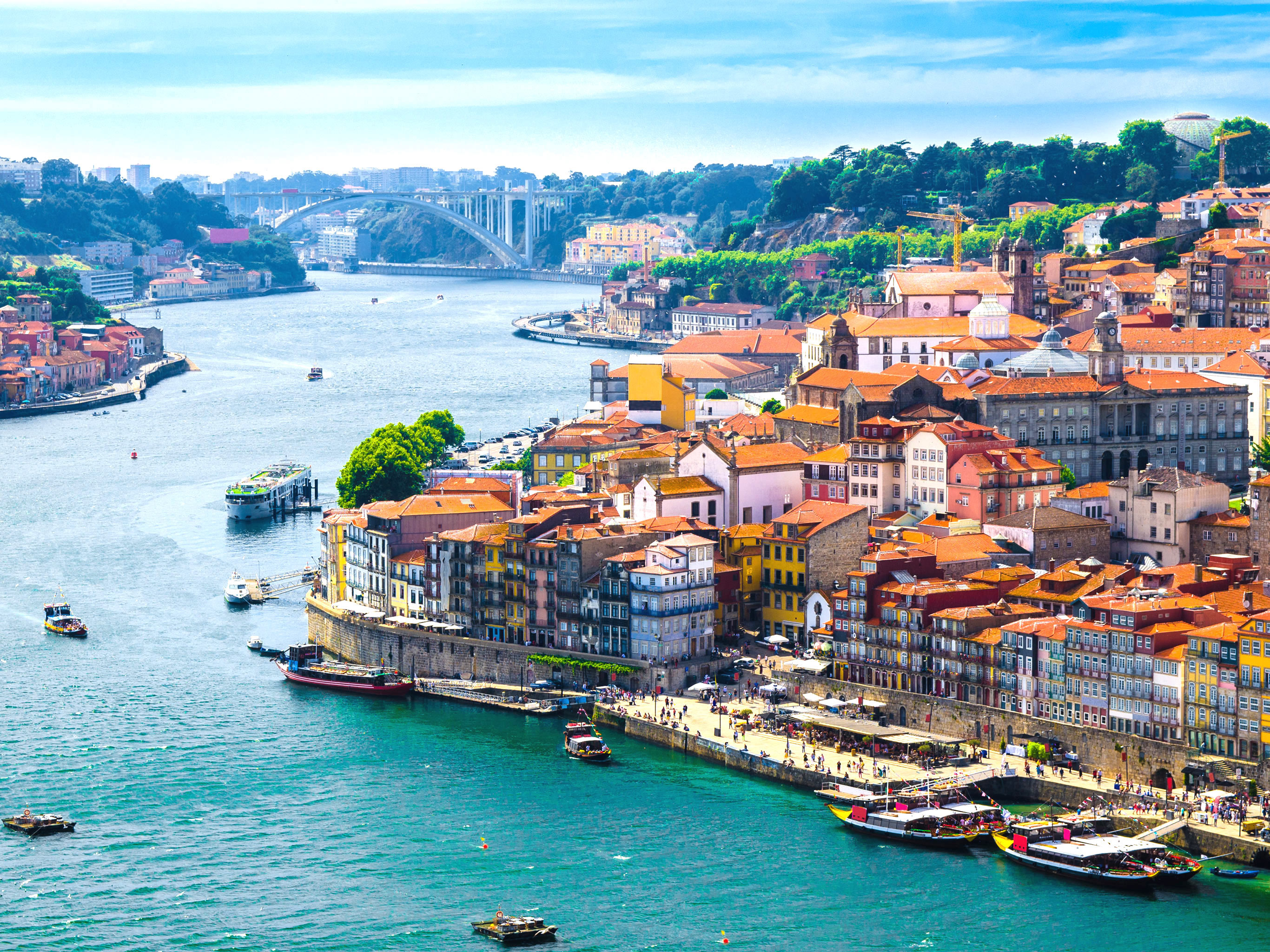 Porto Travel Guide .