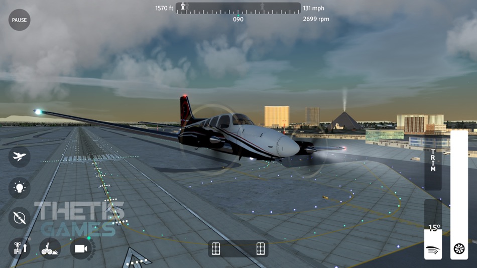 #8. FlyWings 2018 Flight Simulator (iOS) 由: Thetis Consulting