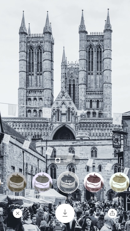 Tiramisu Camera - Black and White Filter