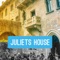Juliet’s house (Casa di Giulietta) is one of the main attractions of Verona with the most famous balcony in the world