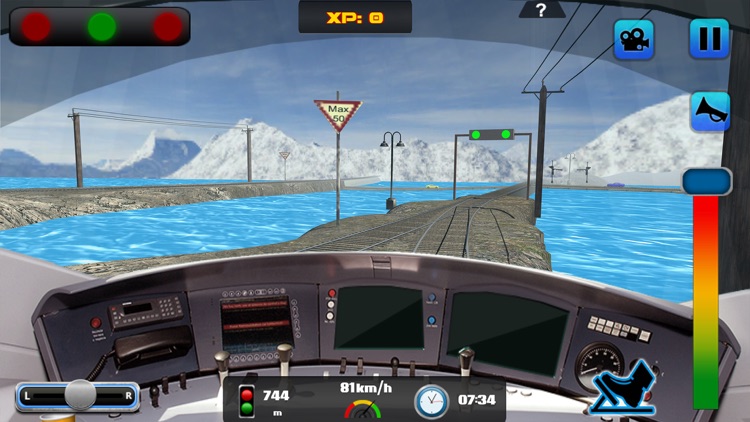 Mountain Train Hill Climb screenshot-3