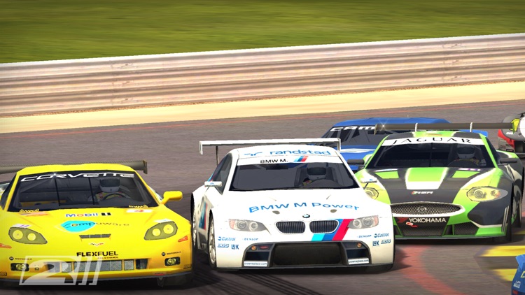 Real Racing 2 screenshot-3