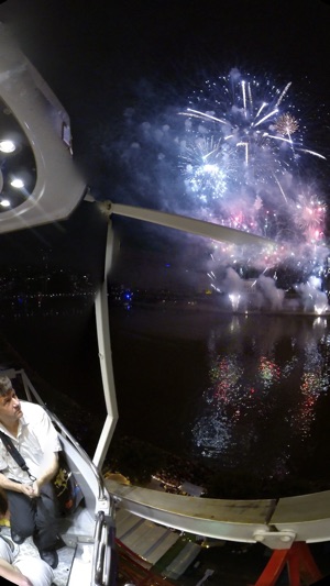 VR City Fireworks Big Wheel Virtual Reality 360(圖4)-速報App