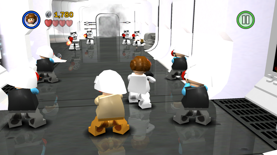 #4. LEGO® Star Wars™: TCS (iOS) Podle: Warner Bros.