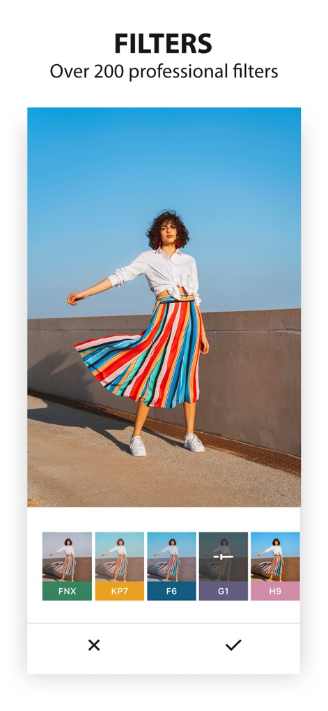 Avatan – Photo Editor - La aplicación dispone de más de 200 filtros profesionales, brindando a los usuarios opciones para aplicar estilos variados y ajustar la intensidad del efecto con un deslizador.