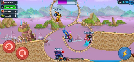 Car Eats Car Multiplayer Race - L'azione frenetica si svolge su piste adrenaliniche, con circuiti ad anello che richiedono precisione e abilità, e condizioni meteo variabili, come la pioggia, che aggiungono sfida alla corsa.