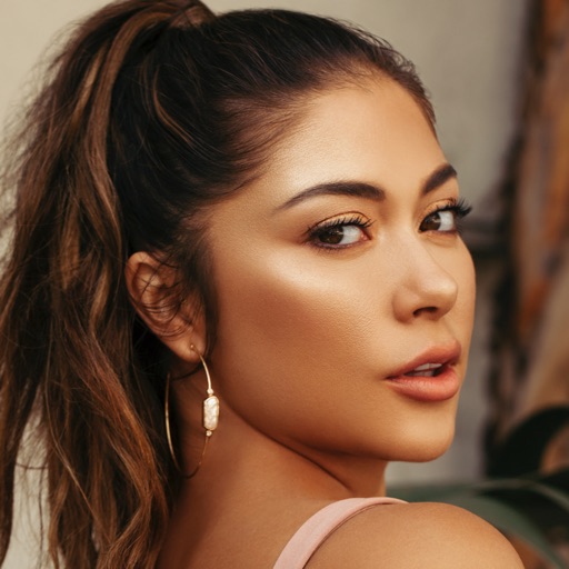 Arianny Celeste iOS App