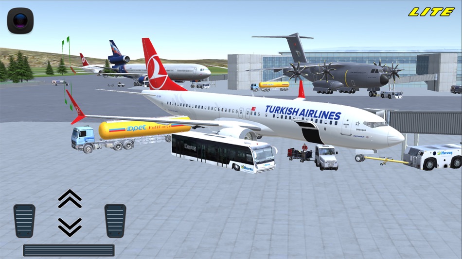 #1. Flight 737 - Maximum LITE (iOS) By: idris Celik