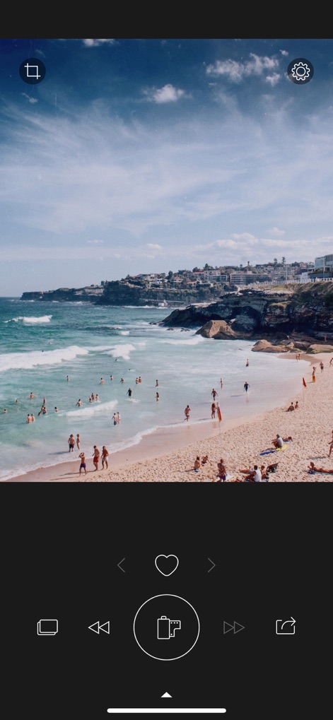 RNI Colibri - ユーザーは、ノスタルジックな色合いで海辺のシーンに温かみを加え、自然な水の質感と波の動きを美しく再現できます。